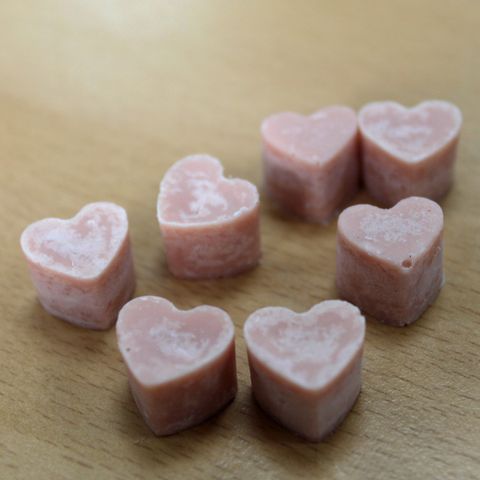 Aroma Wax Melts - Ginger: Heart-shaped melts made with pure essential oils for a delightful aroma experience.