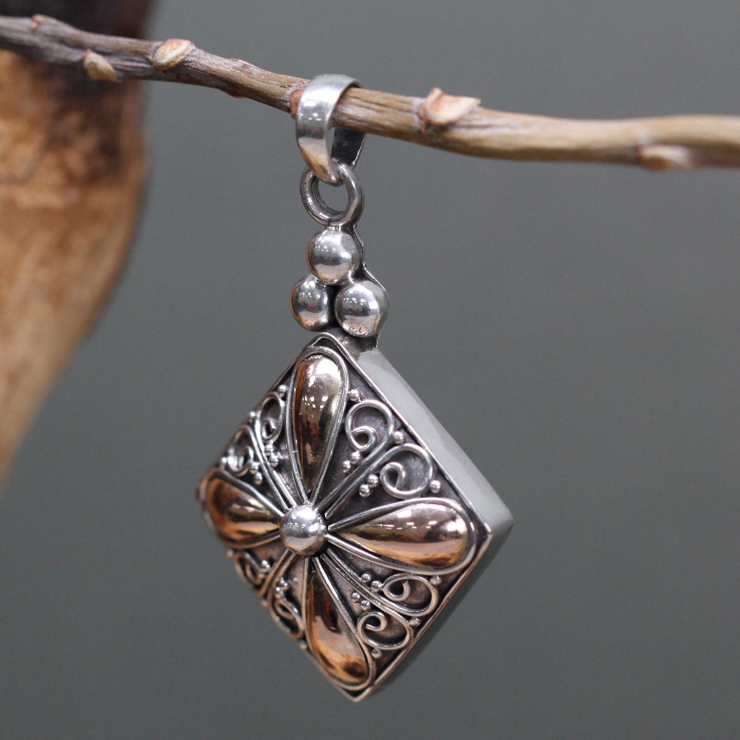 Elegant Silver & 18ct Gold Square Drop Pendant, measuring 3.8cm, perfect for any occasion.