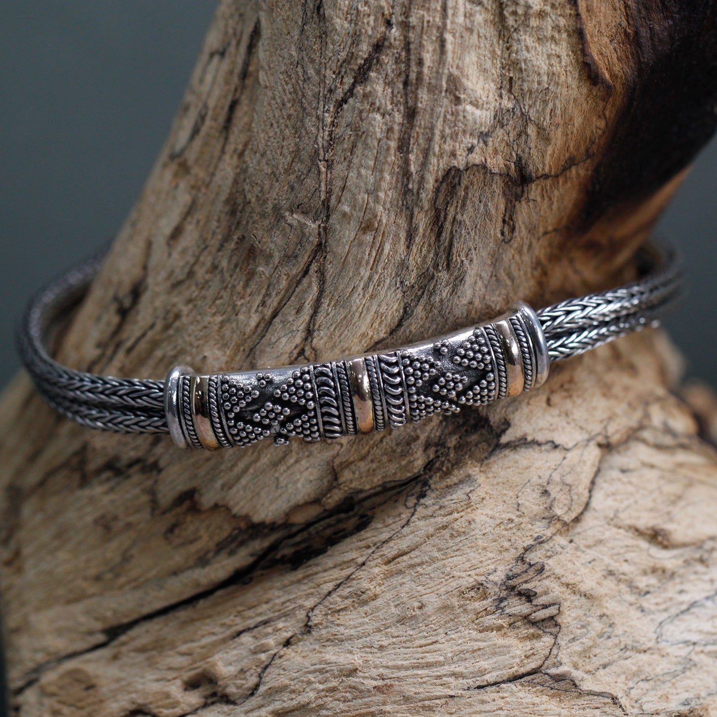 Elegant Silver & 18ct Gold unisex bracelet, a perfect gift highlighting beauty and confidence in stylish packaging.