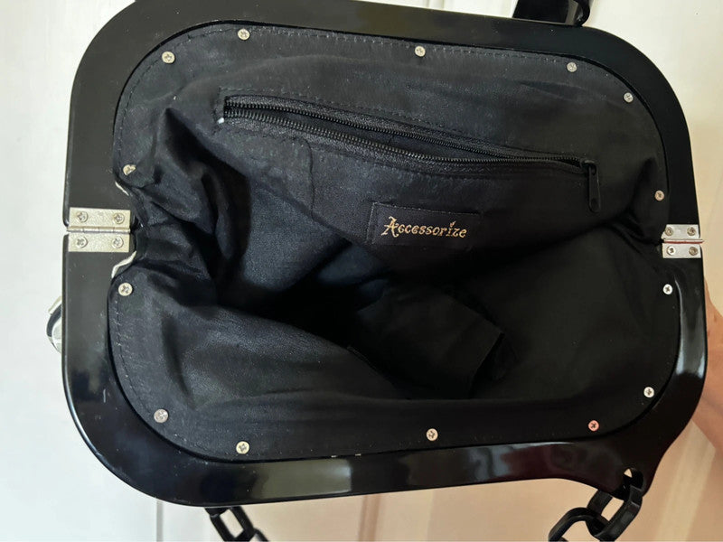 Preloved Accessorize small evening shoulder bag in black and white, ideal for parties and evenings out.