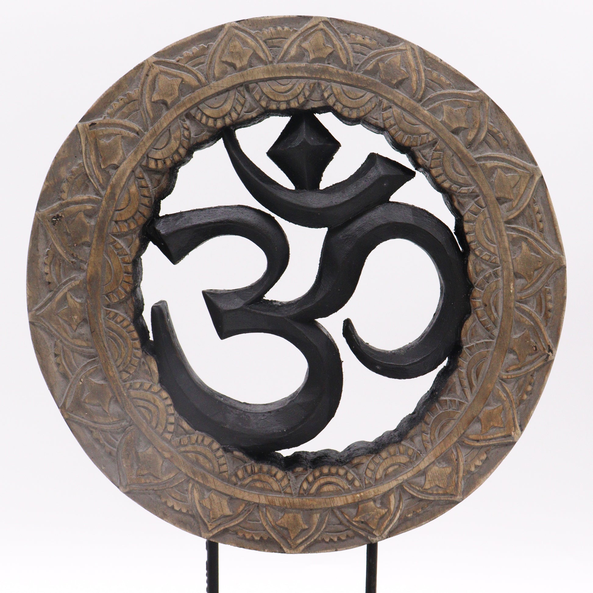 Buddha Feng Shui Set - Om - Grey features a striking grey and black Om symbol for spiritual harmony and serenity.