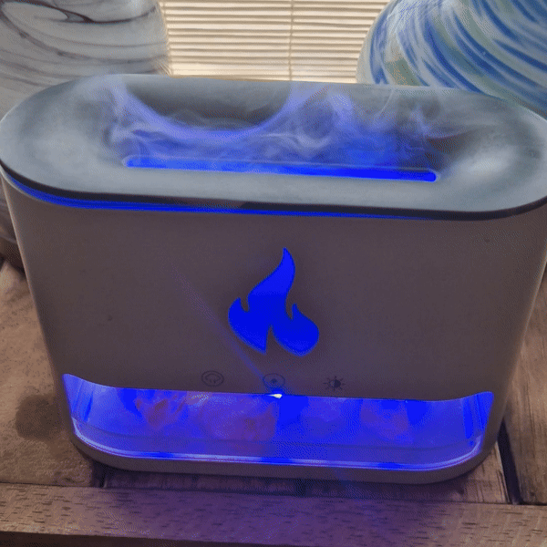 White Blaze Aroma Diffuser - Himalayan Salt Chamber - USB-C - Flame Effect (Salt included) creates a soothing atmosphere.