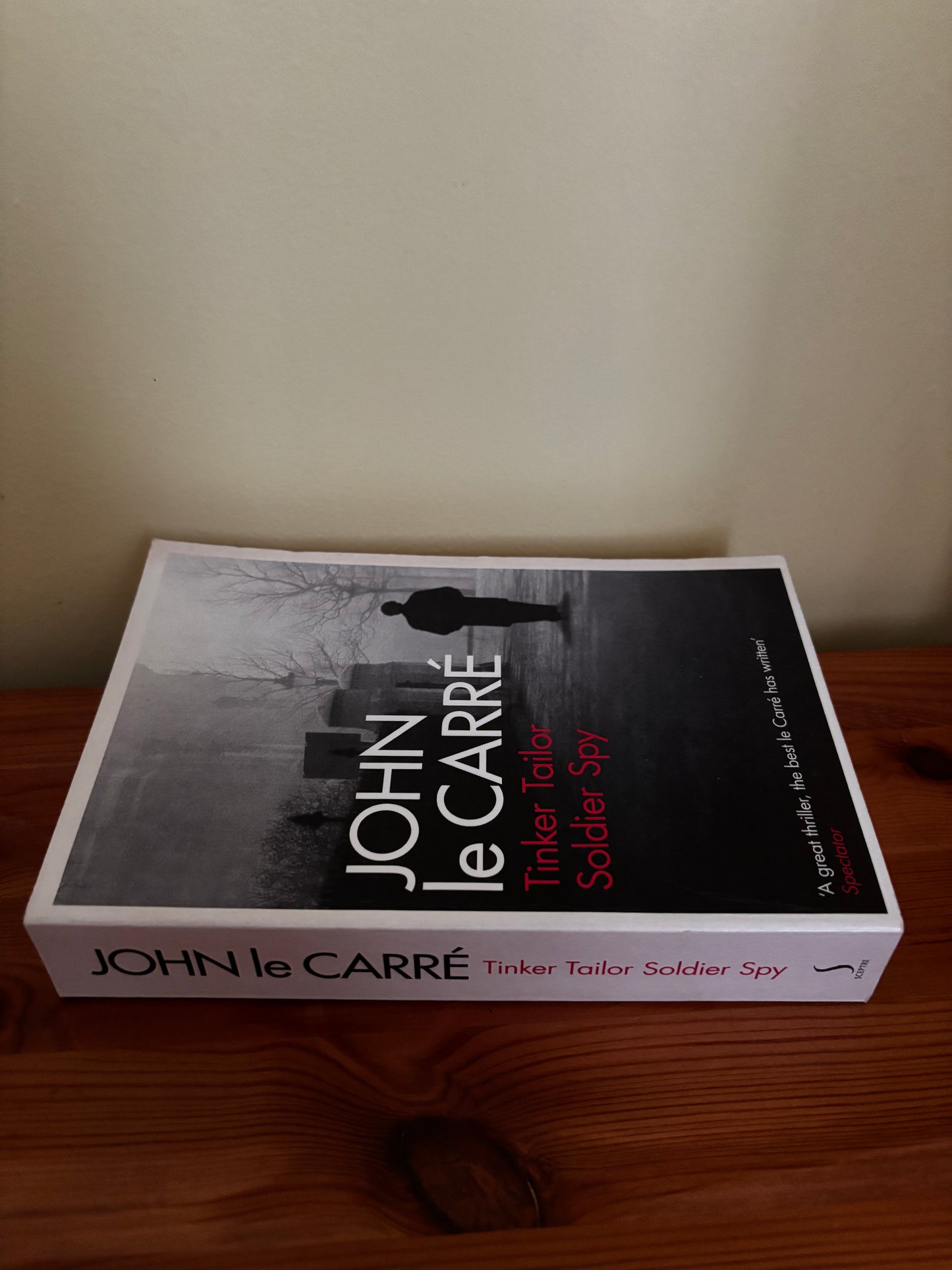 Tinker Tailor Soldier Spy Paperback – 1 Jan. 2011, featuring John le Carré's gripping Cold War espionage tale.