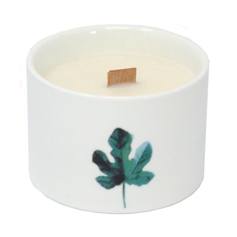 Med Botanical Candles - Mullberry Harvest in a stylish ceramic container, blending mulberry sweetness for a delightful aroma.