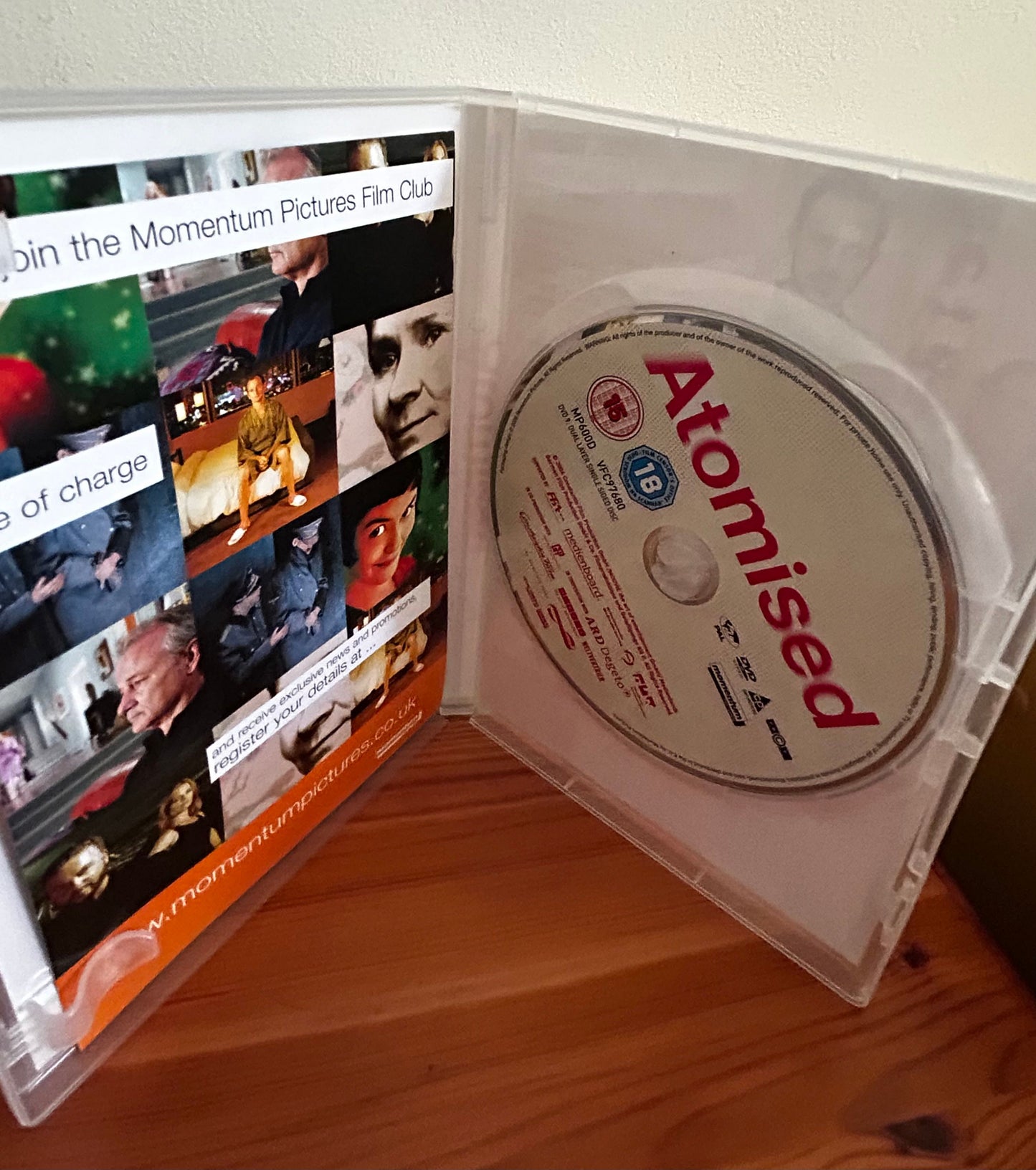 Atomised DVD (2006) Moritz Bleibtreu showcasing the gripping drama inside a Momentum Pictures case.