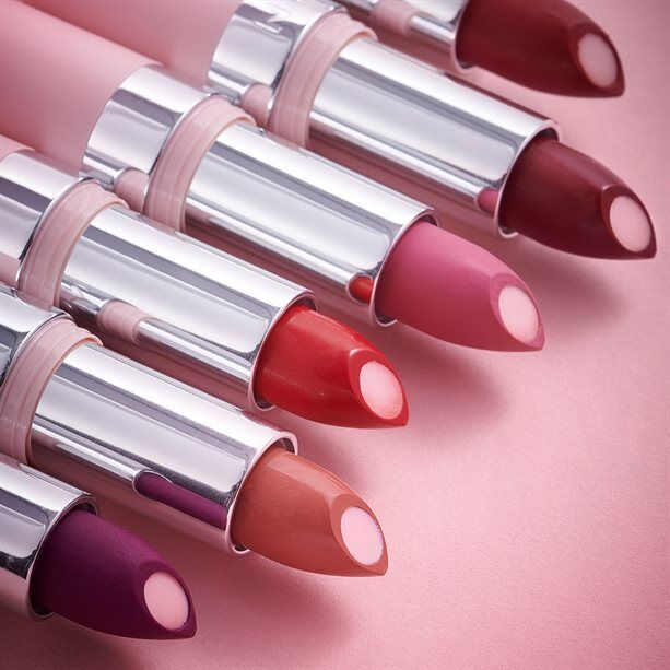 Avon Hydramatic Matte Lipstick - Hyaluronic Infused Lipstick, Choose Your Shade in vibrant colours for stunning lips.