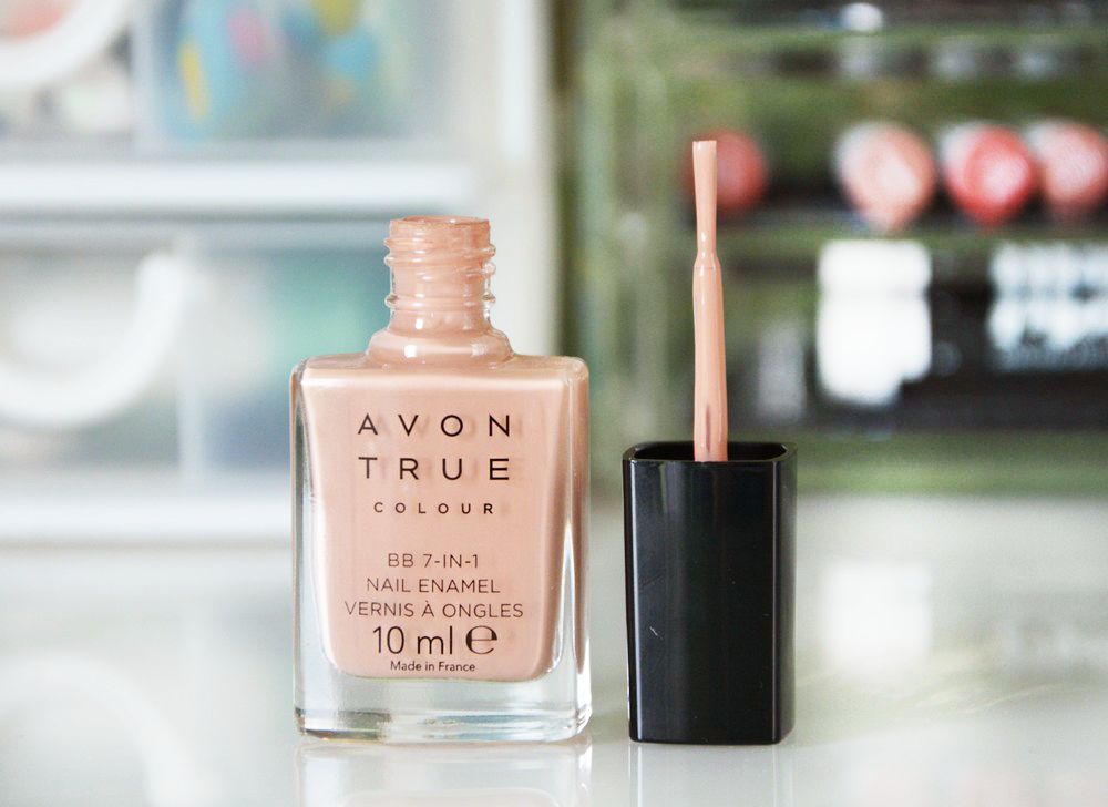 Avon Restoring Beige Nail Polish in 10ml offers a chic matte finish, perfect for any occasion and all skin tones.