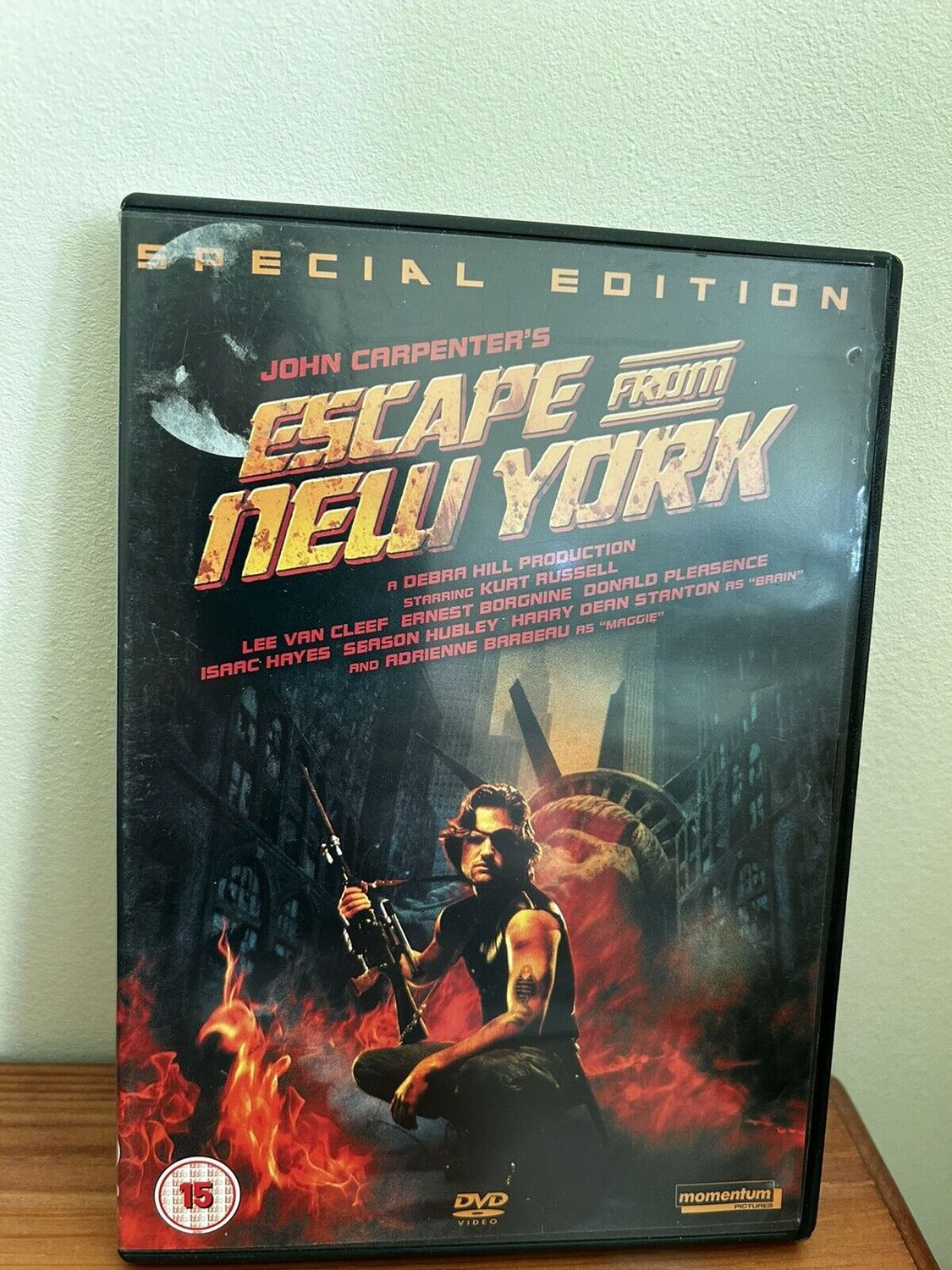 Escape From New York (DVD) showcases Kurt Russell in this iconic dystopian thriller from Momentum Pictures.