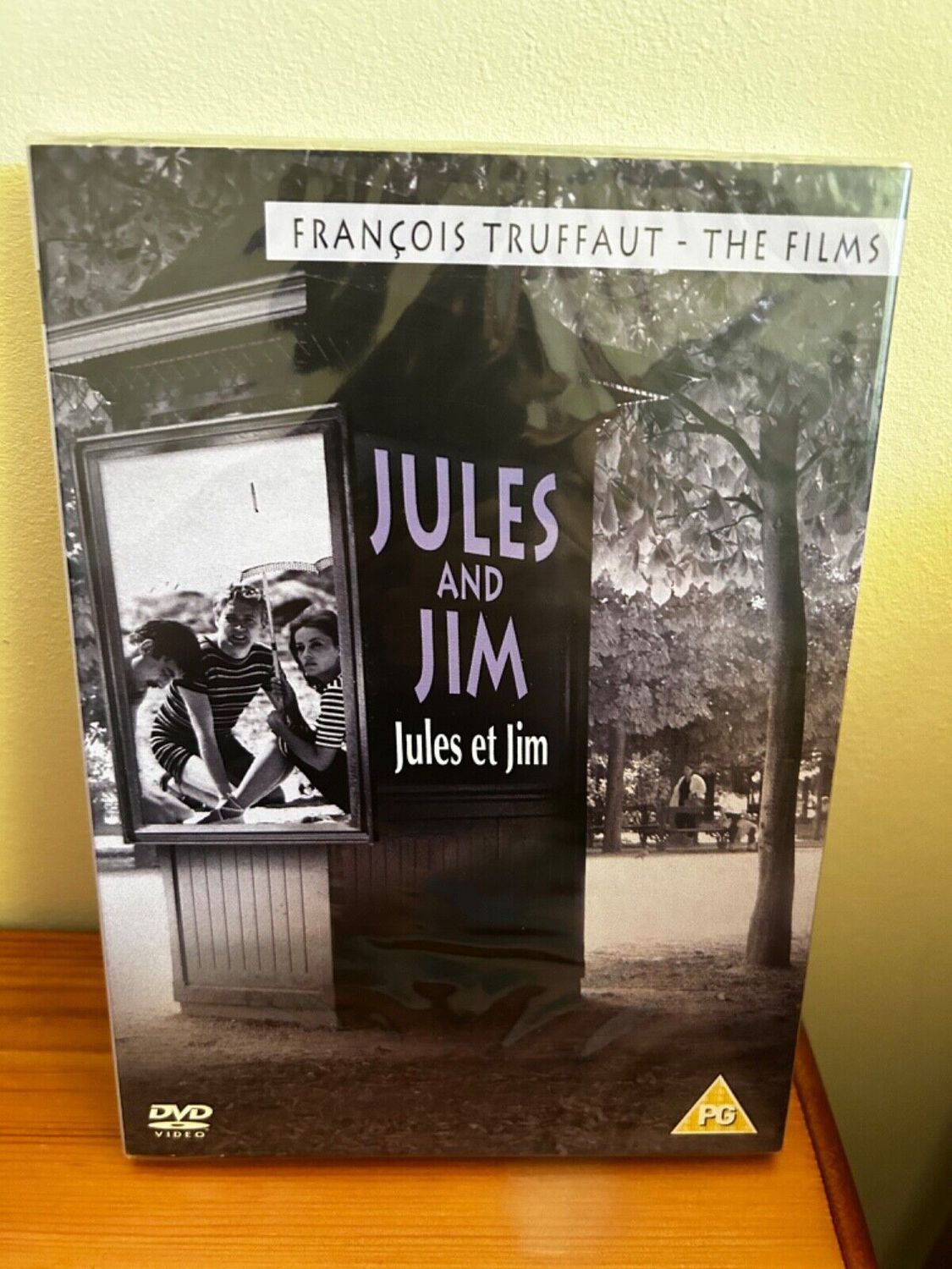 Jules Et Jim DVD (2006) sealed edition, a classic French film by François Truffaut, perfect for collectors.