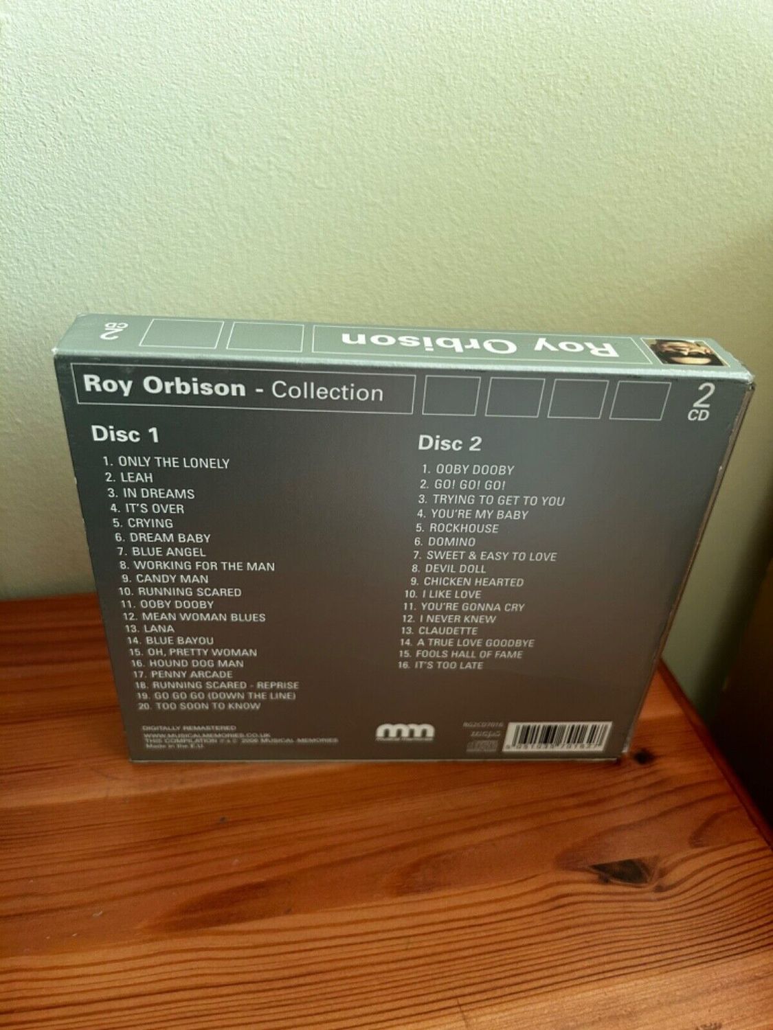Roy Orbison Collection (CD) Double Disc showcases timeless hits from the legendary artist, perfect for nostalgic fans.