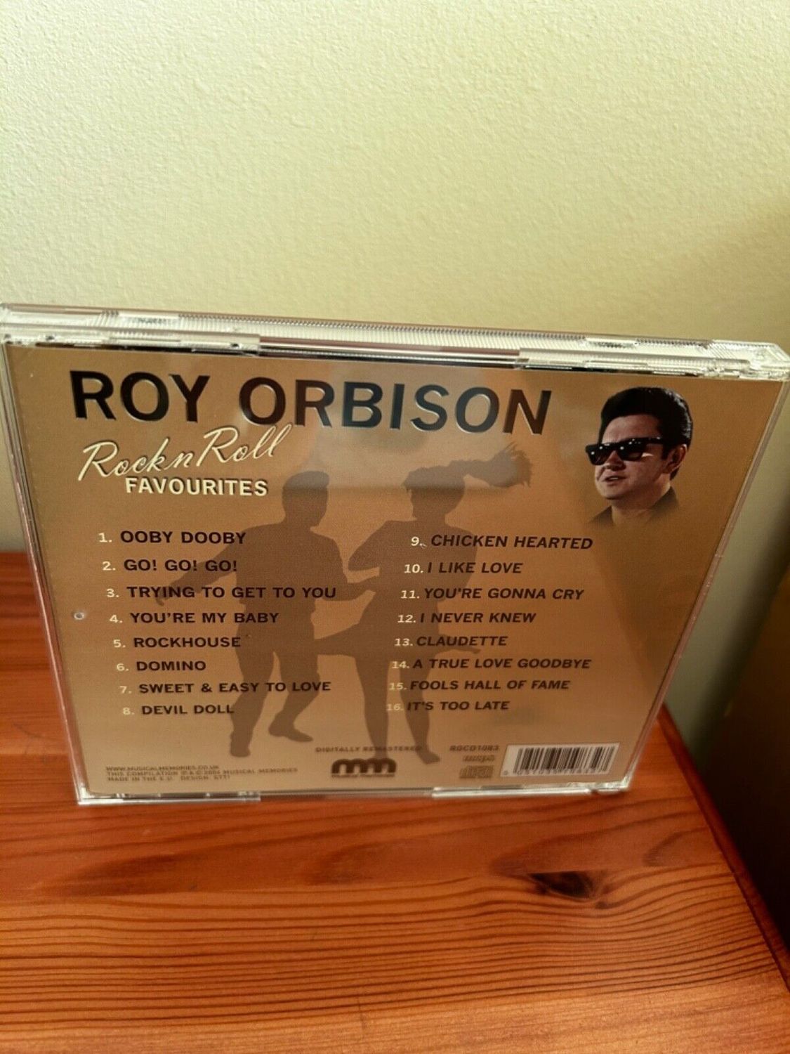 Roy Orbison Collection (CD) Double Disc showcases classic hits, perfect for any music lover's collection.