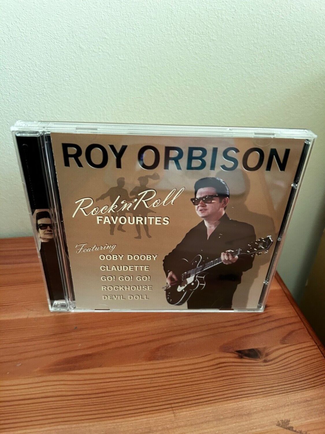 Roy Orbison Collection (CD) Double Disc showcases timeless hits from a rock legend, perfect for music lovers.