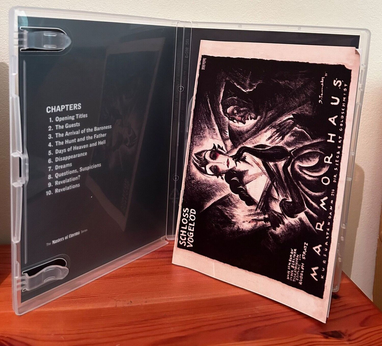 Eureka Schloss Vogelod (DVD) showcases a classic silent horror masterpiece with haunting artwork and chapter details.