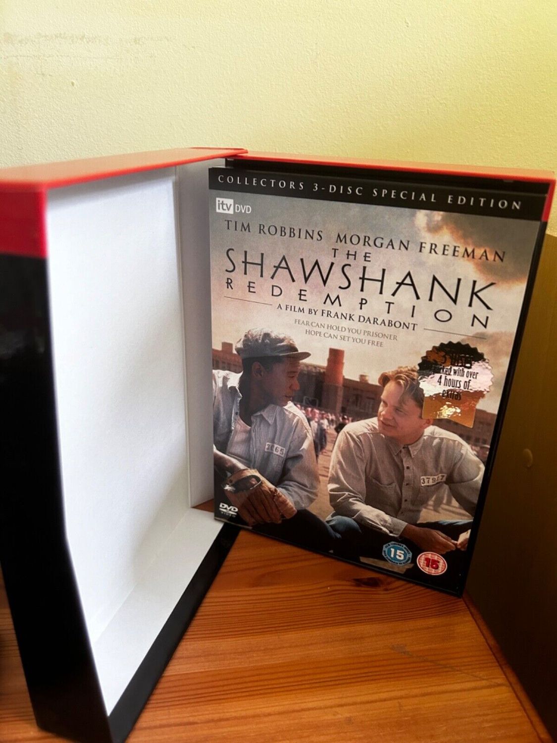 The Shawshank Redemption Special Edition Script Set (DVD) showcases the iconic film's stunning collector's packaging.