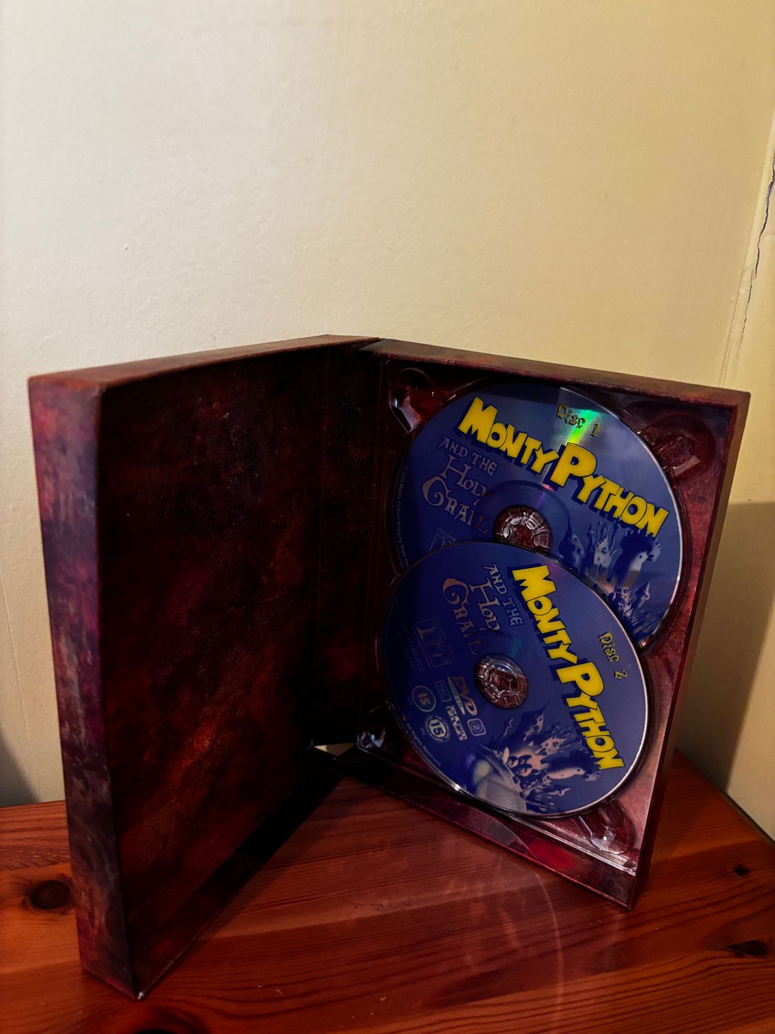 Monty Python and the Holy Grail- Collectors Edition 2-Disc DVD Boxset showcasing preowned comedy classic discs.