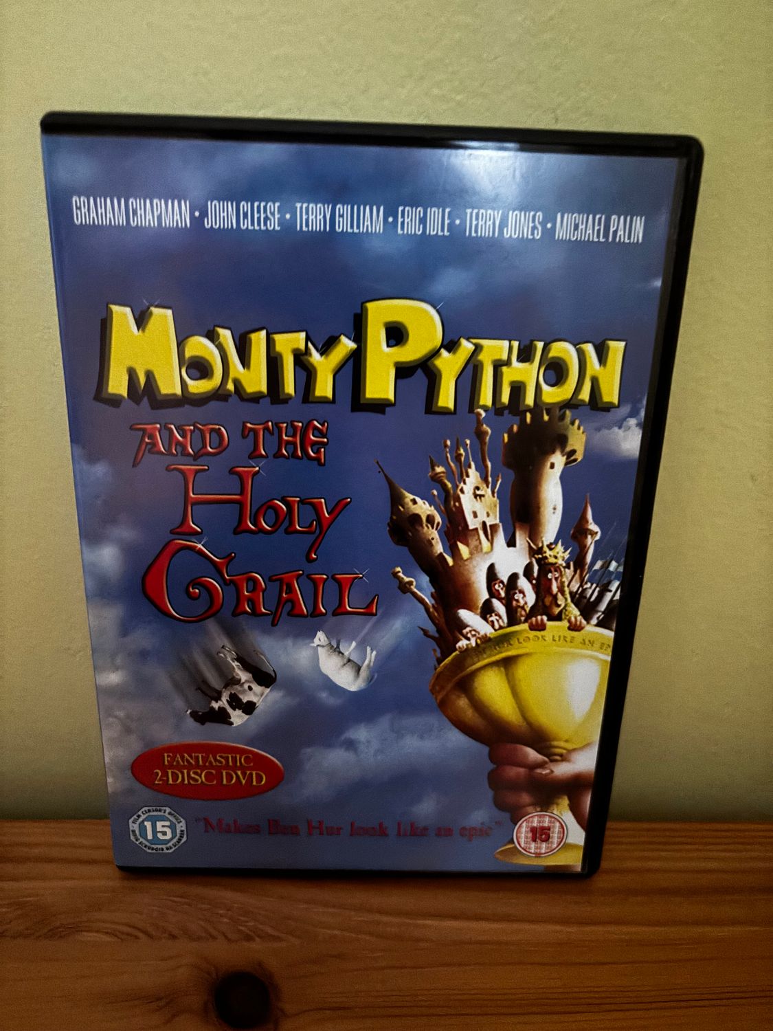 Monty Python - The Movies DVD (2004) John Cleese showcases classic comedy in a 5-disc collection. Perfect for fans!