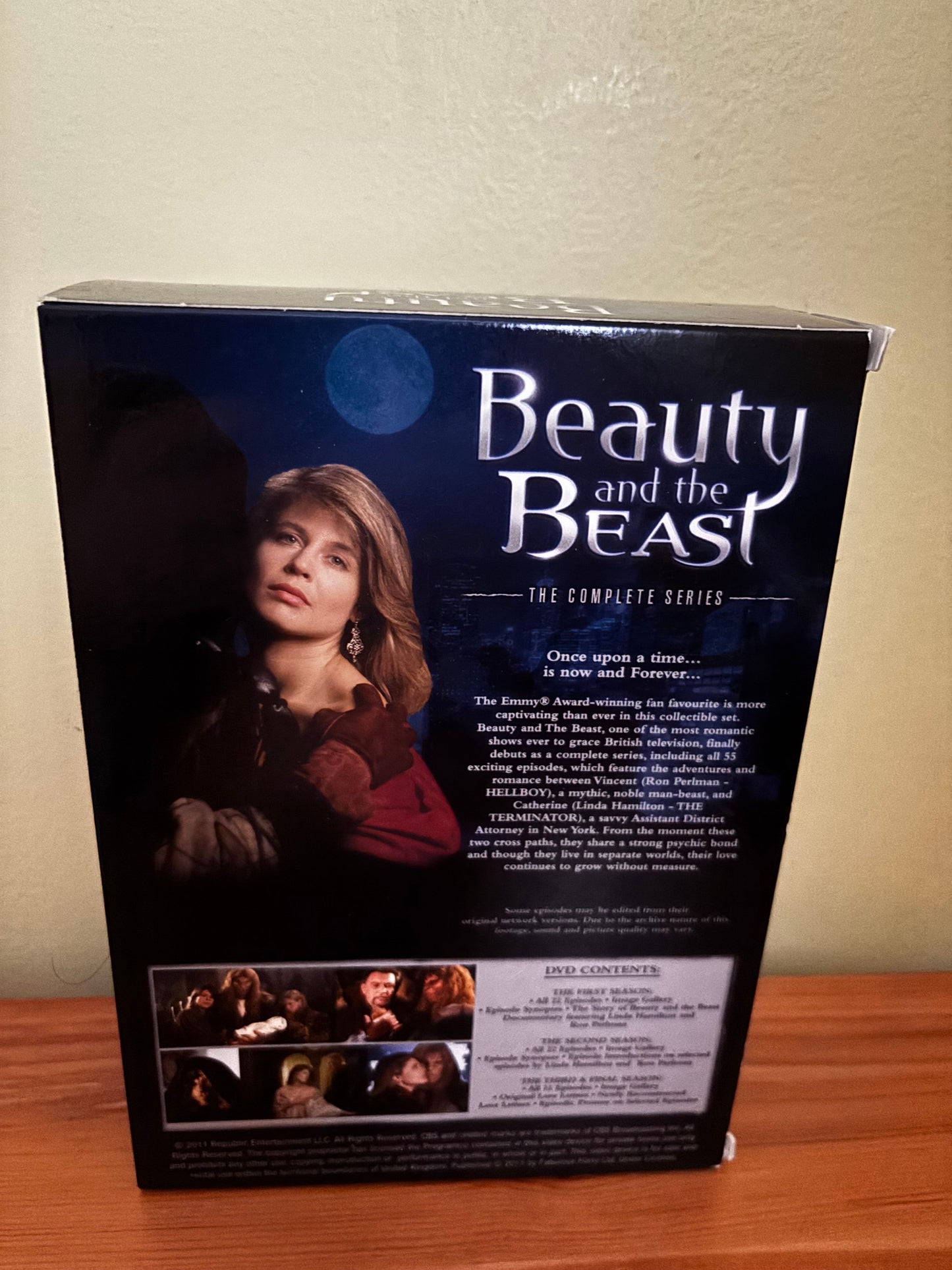 Discover the magic with the Beauty and the Beast Complete Series 1-3 DVD box set, featuring all 16 enchanting discs.