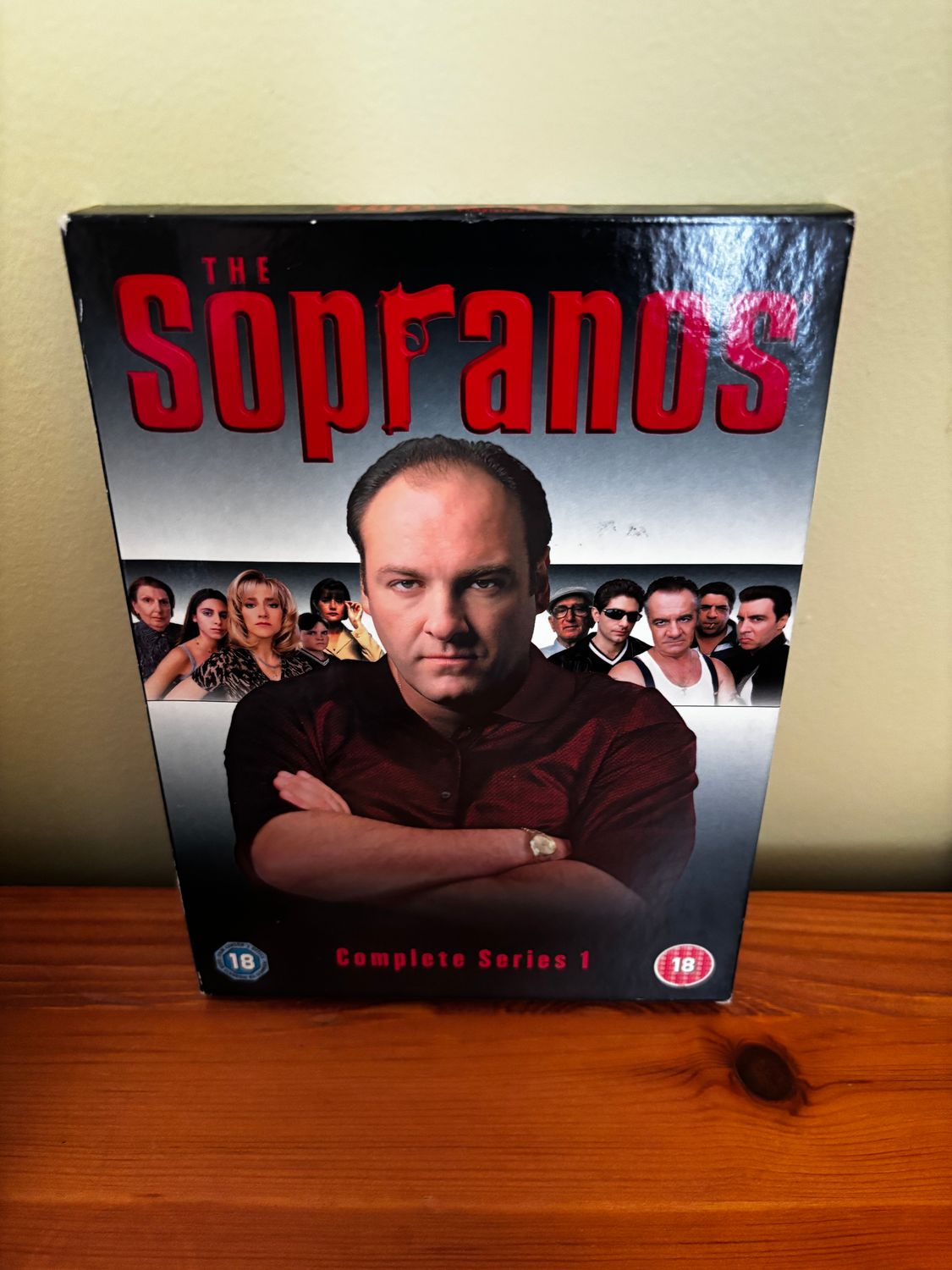 The Sopranos: Complete HBO Season 1 DVD Drama (2003) James Gandolfini showcases the iconic mob series' gripping story.
