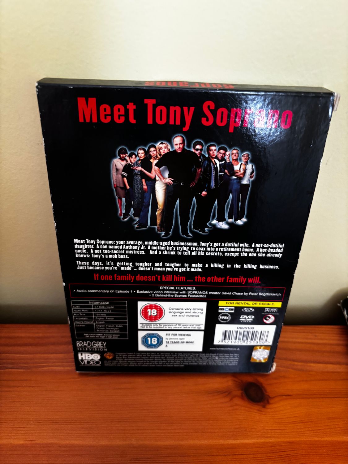 The Sopranos: Complete HBO Season 1 DVD Drama (2003) James Gandolfini showcases Tony Soprano and his complex world.