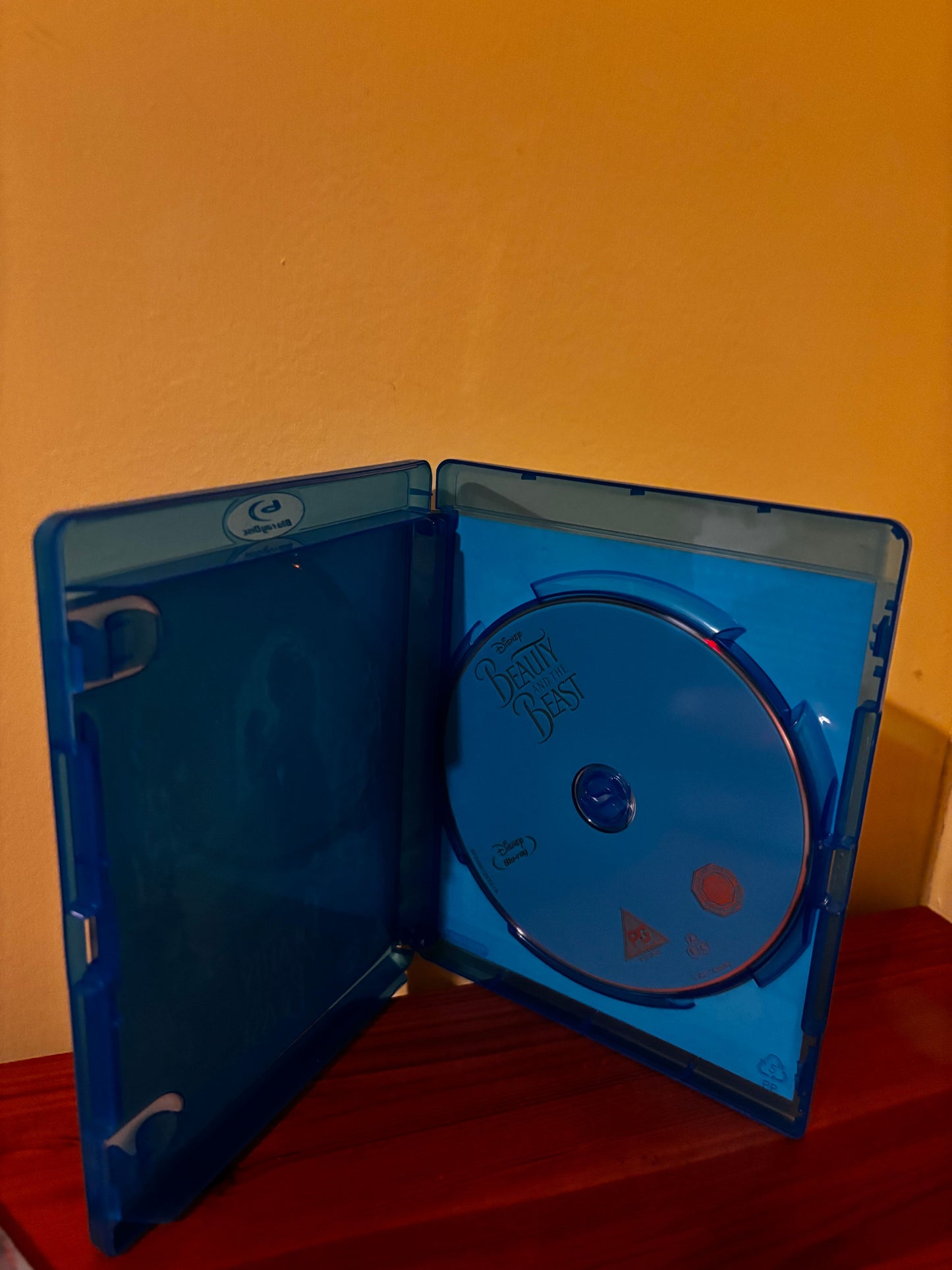 Disney's Beauty & the Beast Blu-ray showcases enchanting live-action and animation. Perfect for fans and collectors.