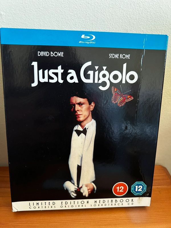 Just a Gigolo Blu-ray (2021) David Bowie, Hemmings (DIR) showcases Bowie in a captivating role, limited edition release.