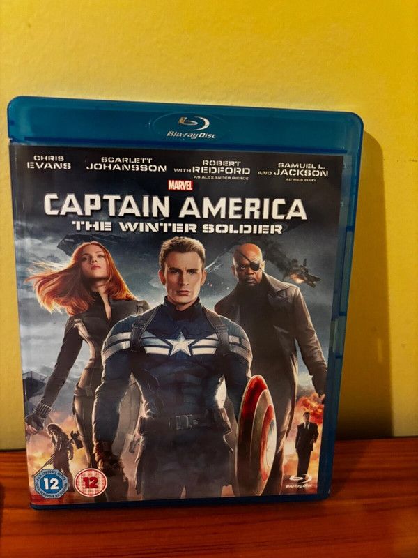 Captain America: The Winter Soldier Blu-ray (2014) Chris Evans showcases thrilling action and iconic Marvel moments.