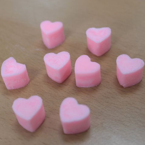 Aroma Wax Melts - Geranium hearts in soft pink, perfect for creating a delightful aroma in your home.