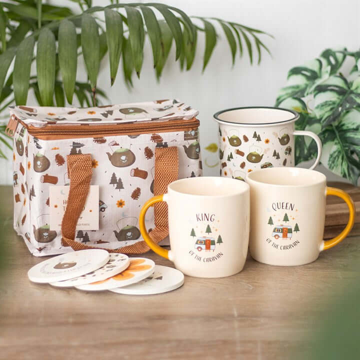 Home on the Road Camping Print Lunch Bag features a fun camping design, perfect for outdoor adventures and easy cleaning.