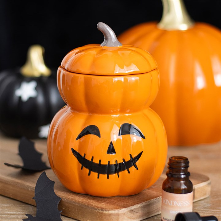 Charming Stacked Pumpkin Oil Burner and Wax Warmer, perfect for Halloween décor and seasonal fragrances at home.