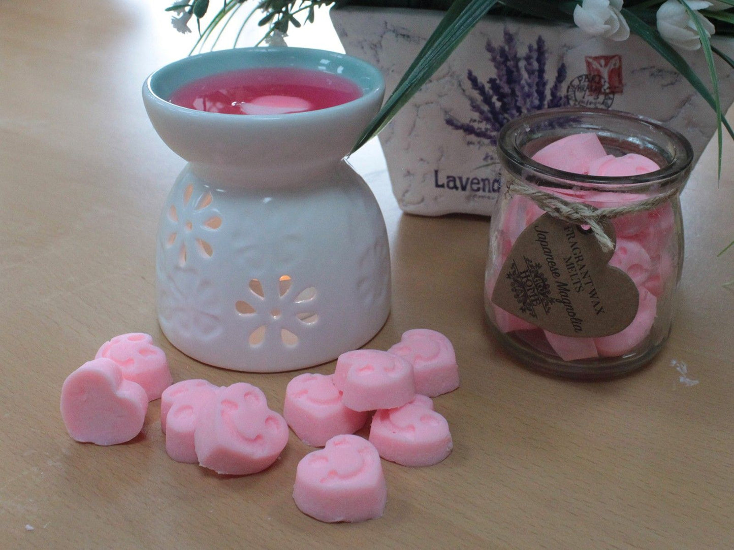 Soywax Melts Jar - Japanese Magnolia: pink heart-shaped melts in a 250g glass jar with twine tag