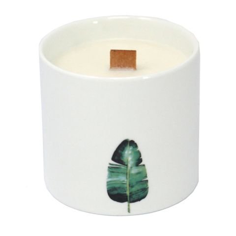 Large Botanical Candles - Marsh Viola in elegant ceramic, capturing the essence of an English garden. Perfect for any home.