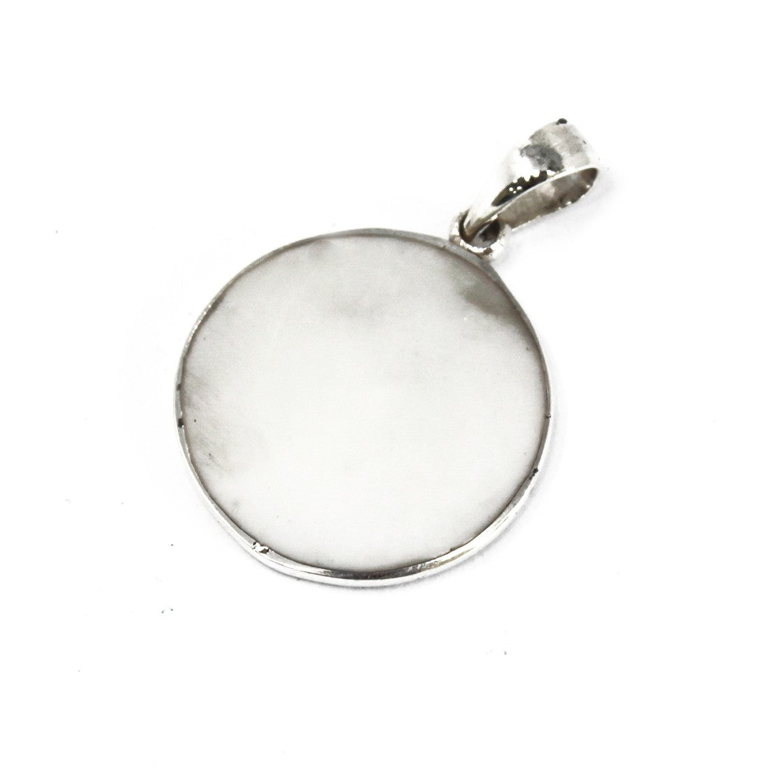 Tree of Life Silver Pendant 22mm - Mother of Pearl, a unique piece symbolising healing and beauty. Perfect for any occasion.