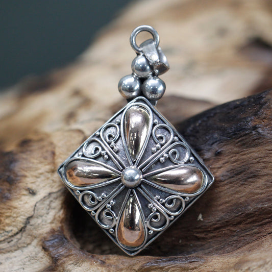 Elegant Silver and 18ct Gold Square Drop Pendant, 3.8cm height, 2.7cm width, perfect for any occasion.