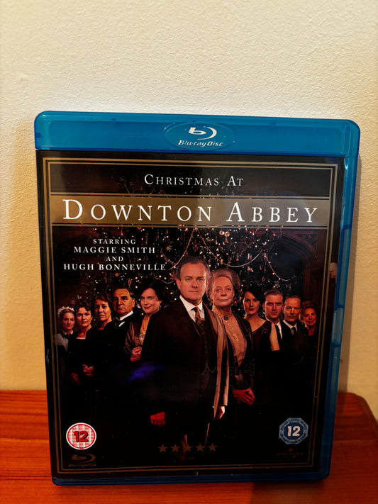 Christmas at Downton Abbey (Blu-Ray) showcases the enchanting world of Downton Abbey in stunning detail.