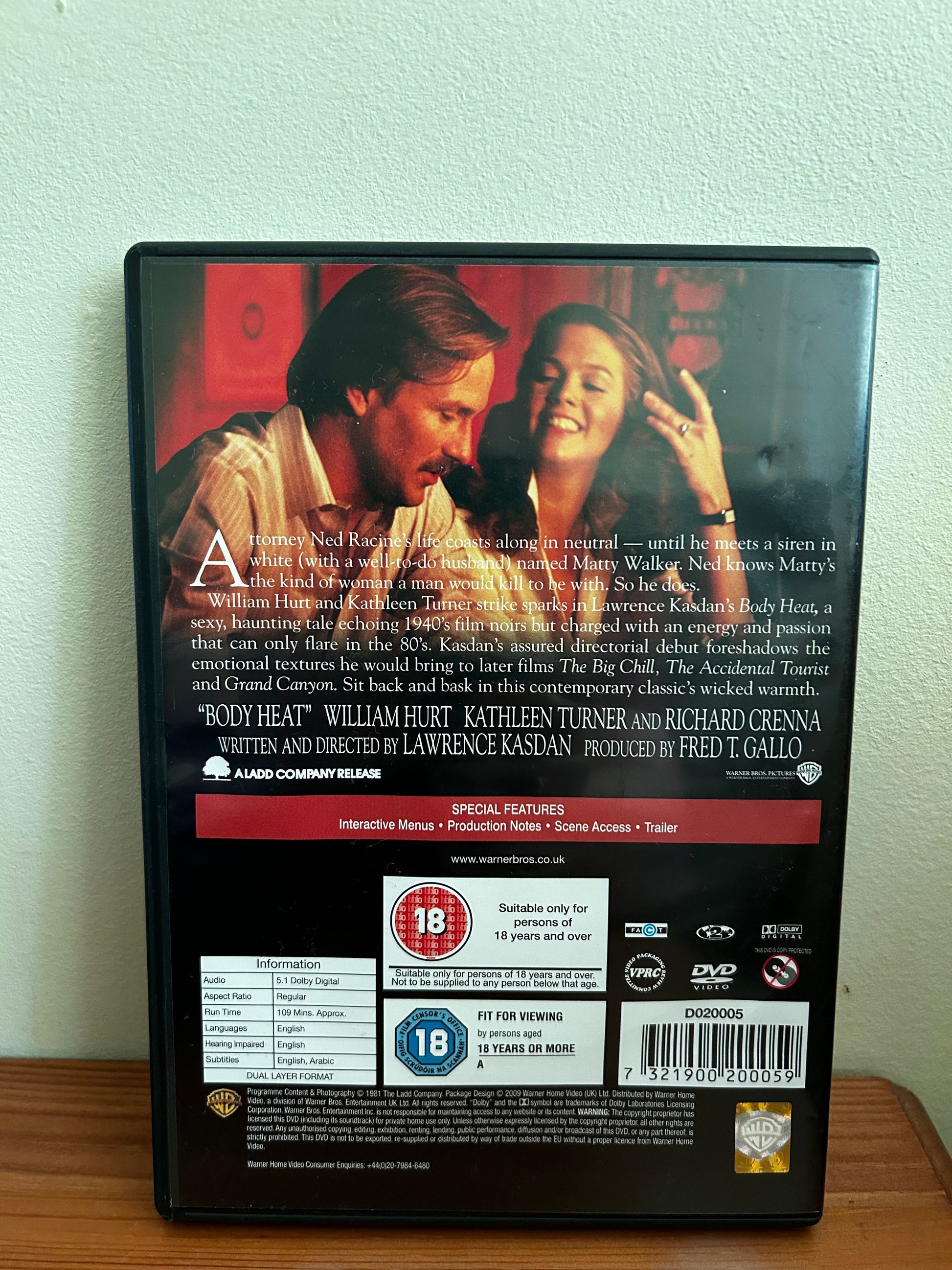 Discover the allure of Body Heat [DVD] [1981], a classic film starring William Hurt and Kathleen Turner.