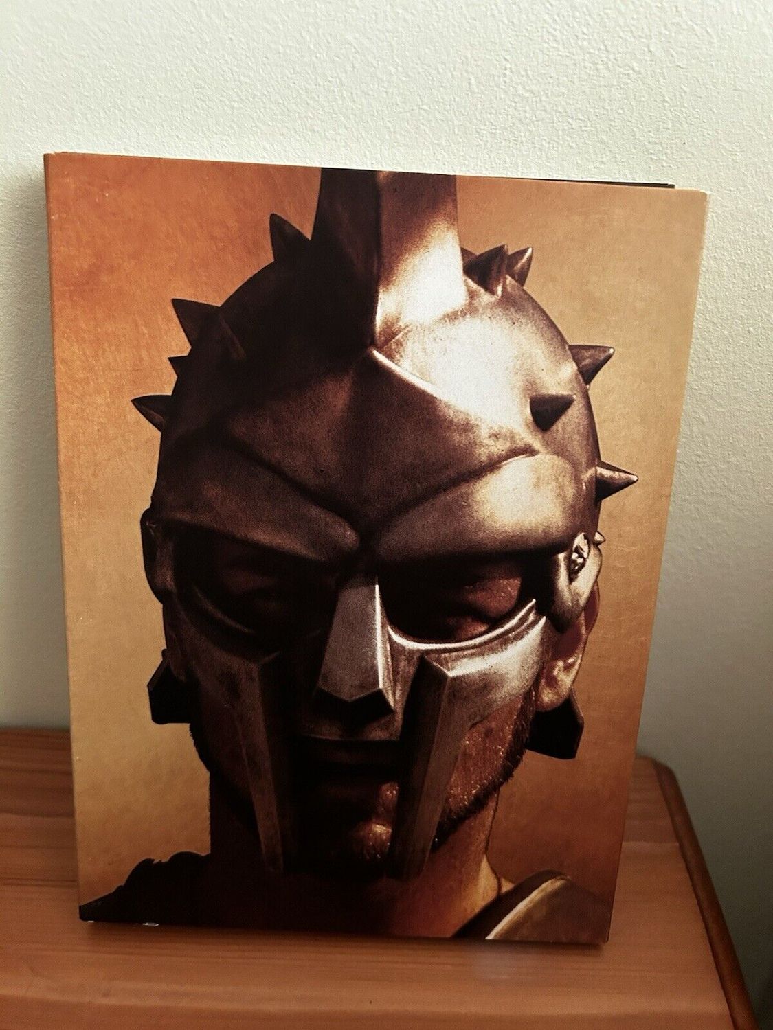 Gladiator (3 Disc Extended Special Edition) [DVD] showcases a striking cover featuring a fierce gladiator.