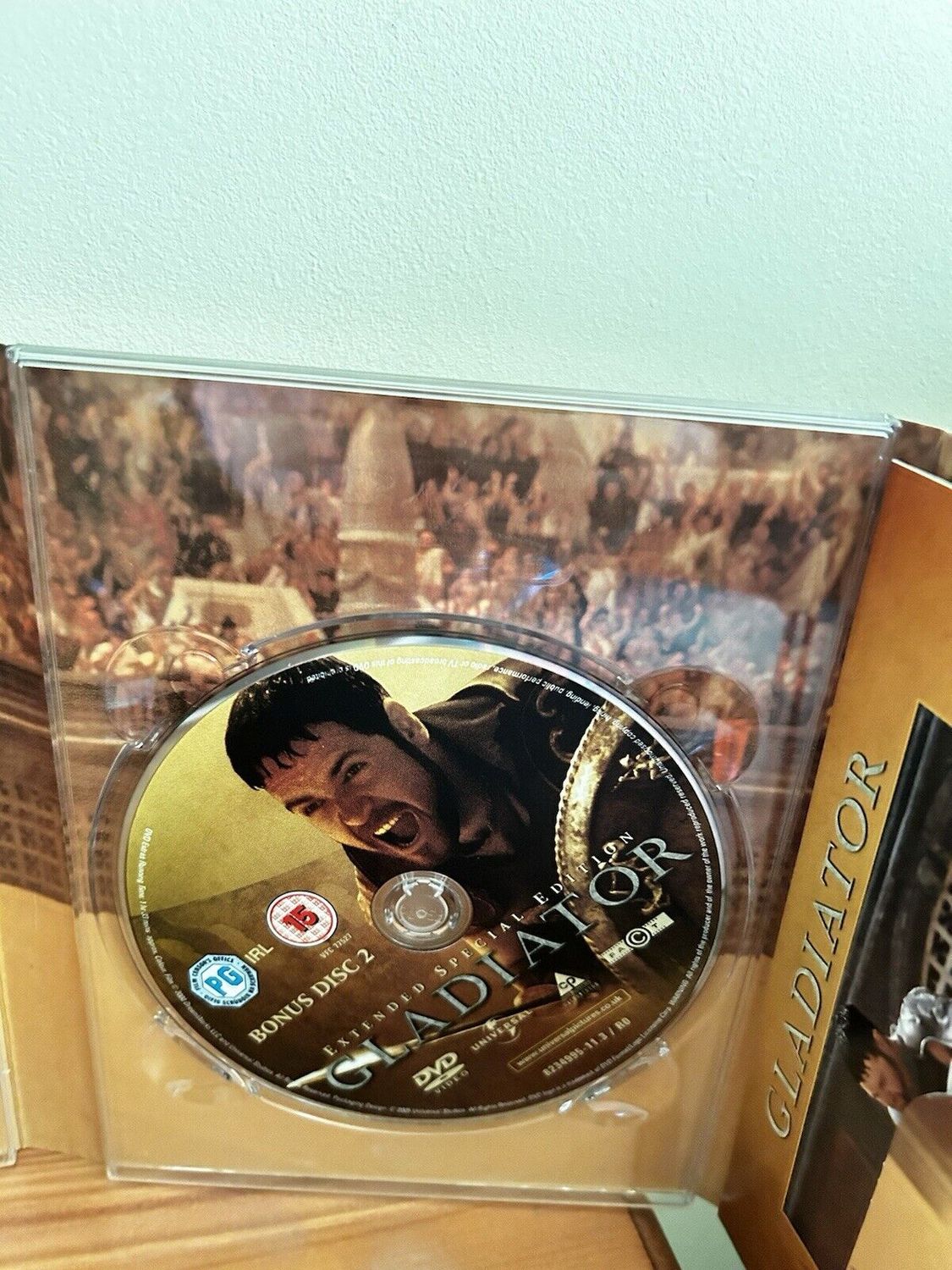 Gladiator (3 Disc Extended Special Edition) [DVD] showcases Russell Crowe's iconic performance in an epic collection.