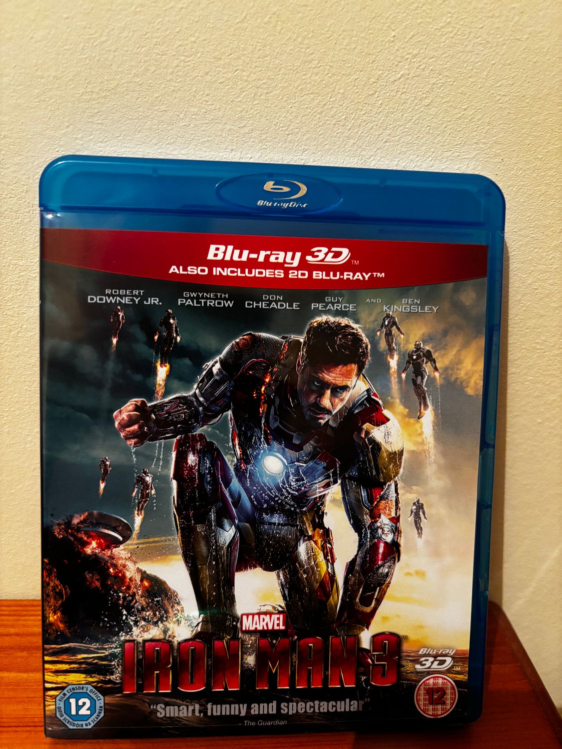 Iron Man 3 (Blu-Ray 3D) + (Blu-Ray 2D) combo pack showcasing epic action and Robert Downey Jr.'s iconic role.