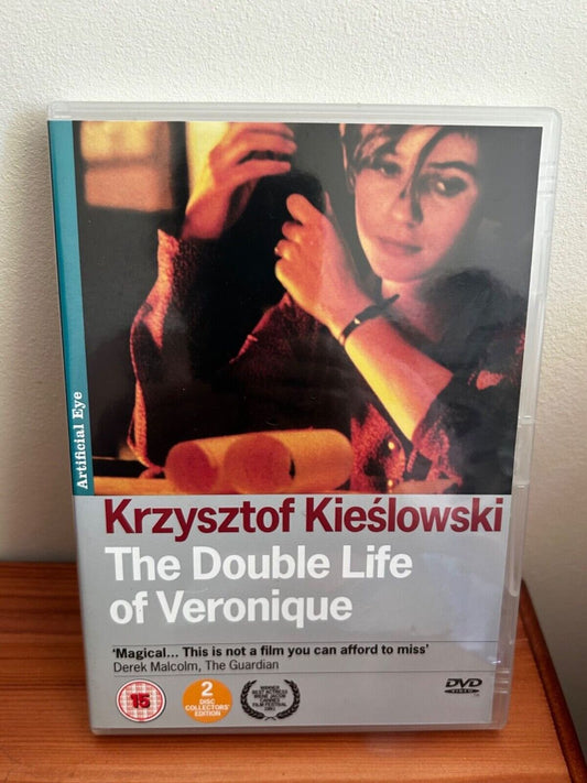 The Double Life Of Veronique [DVD] showcases Krzysztof Kieslowski's cinematic masterpiece in a stunning 2-disc edition.