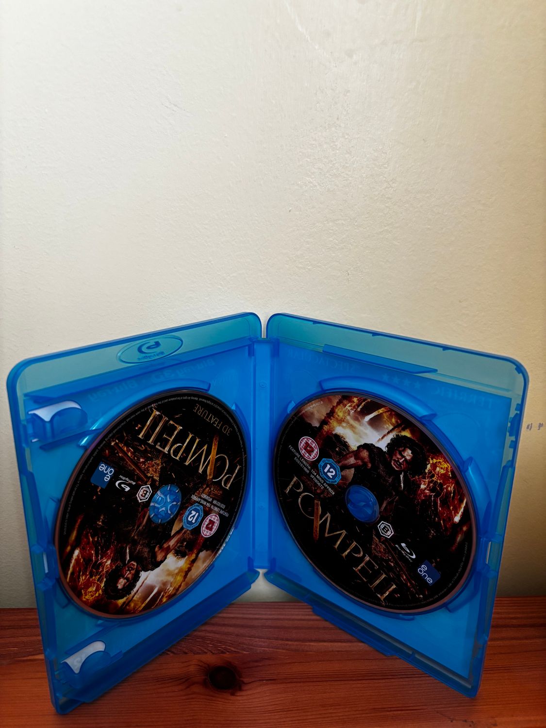 Pompeii [Blu-ray 3D + Blu-ray] [2014], Kit Harington, showcasing the stunning 2-disc set available at your favourite store.