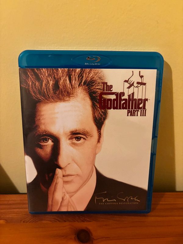 The Godfather Coppola Restoration [Blu-ray] [1972] [Region Free] showcases a classic cinematic masterpiece.