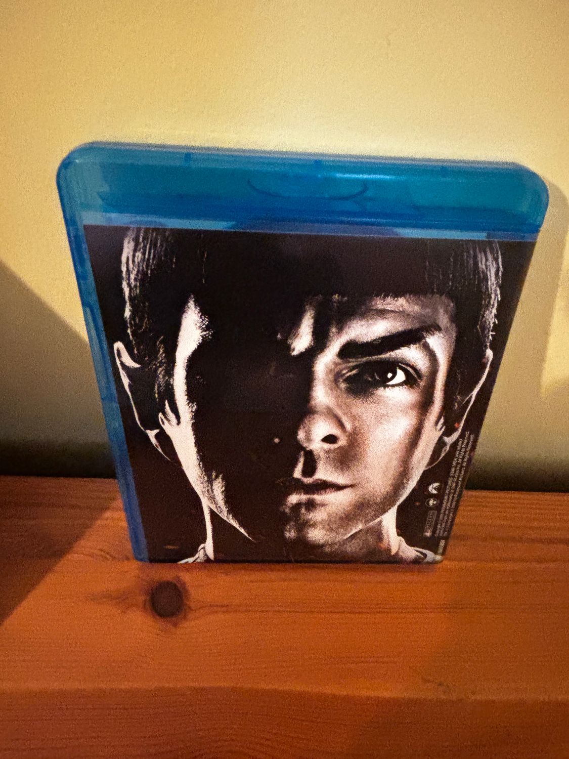 Star Trek (3-Disc Digital Copy Special Edition) [Blu-ray] [2009] showcases a stunning cover art featuring iconic characters.