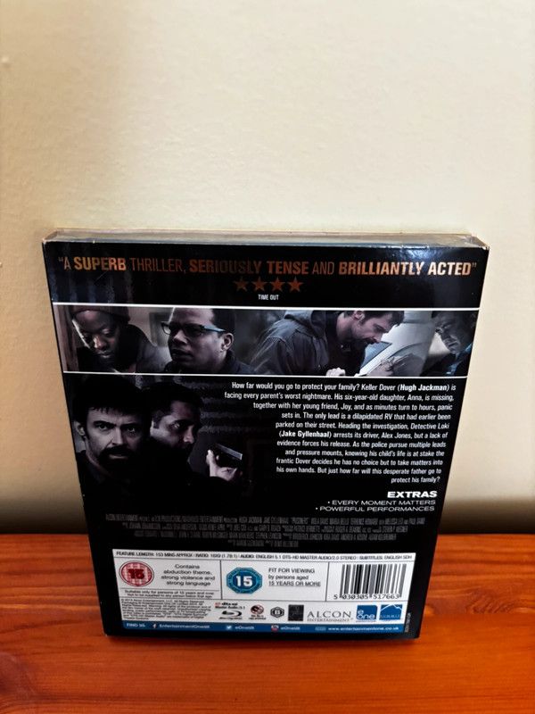 Prisoners [Blu-ray] showcases gripping performances and intense storytelling from acclaimed director Denis Villeneuve.