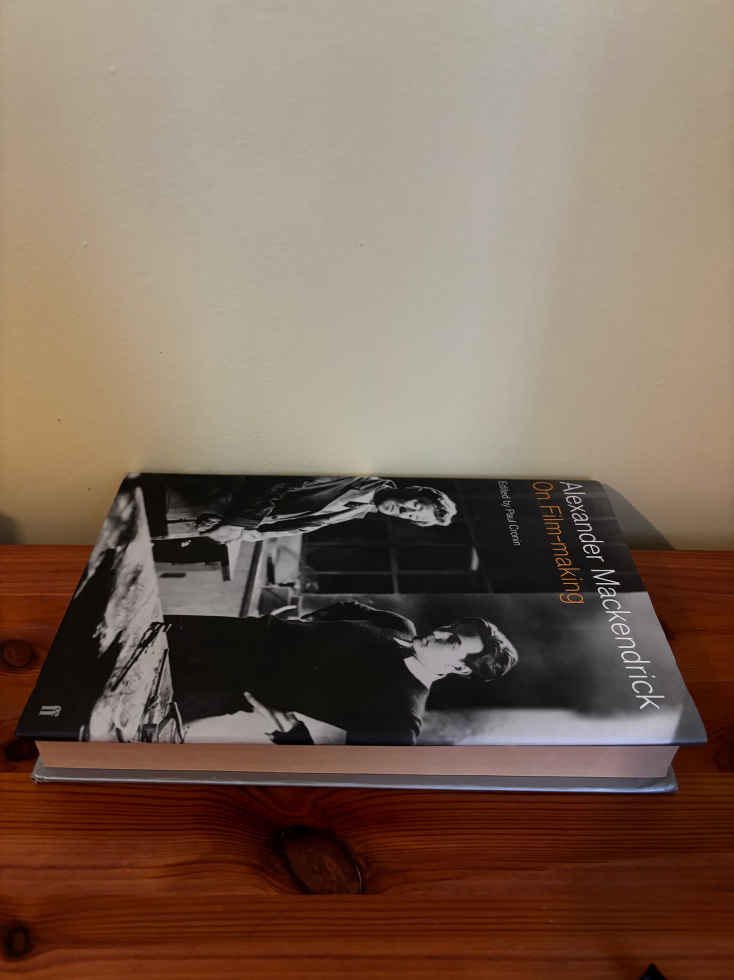 On Film-making by Alexander Mackendrick (Paperback, 2006) offers insights into the director's craft and artistry.