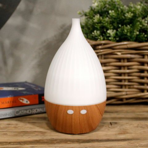Milan Atomiser - USB - Colour Change showcases a stylish design, perfect for creating a fragrant mist at home.