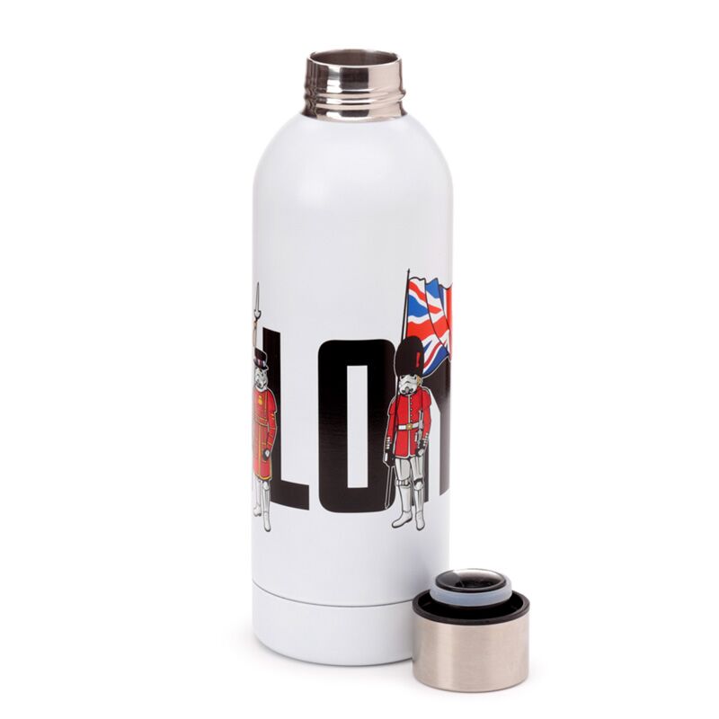 Reusable insulated 530ml bottle – The Original Stormtrooper London, featuring guards and Union Jack design.
