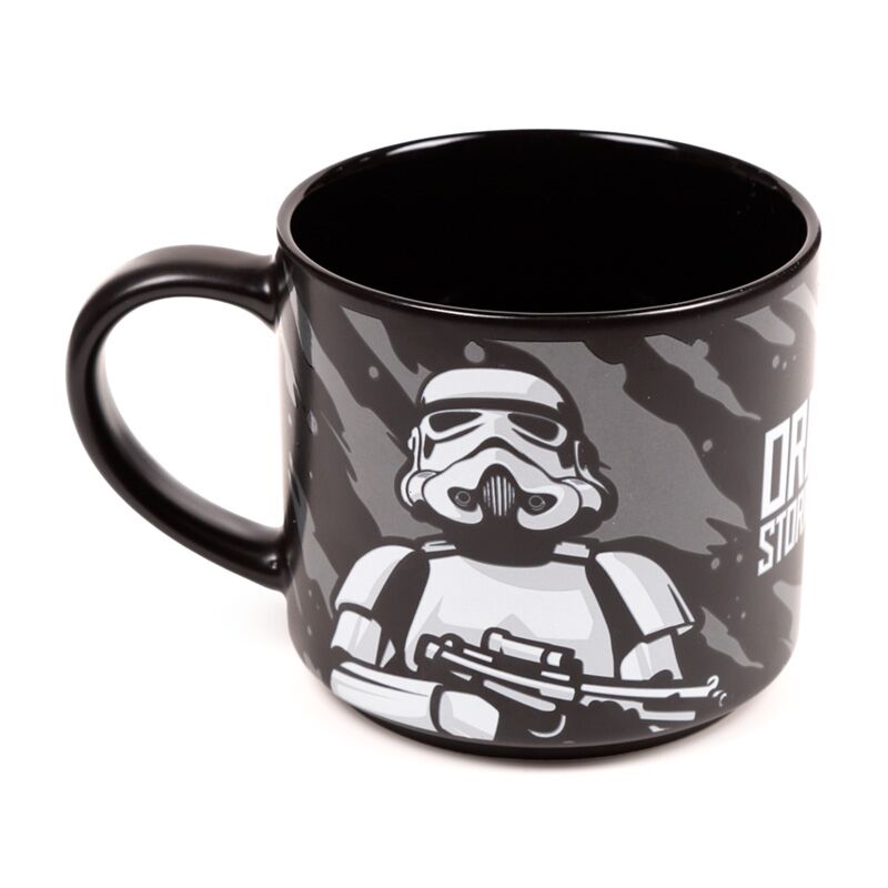 Large porcelain Stormtrooper mug featuring a white illustration on black, oversized for coffee or tea.