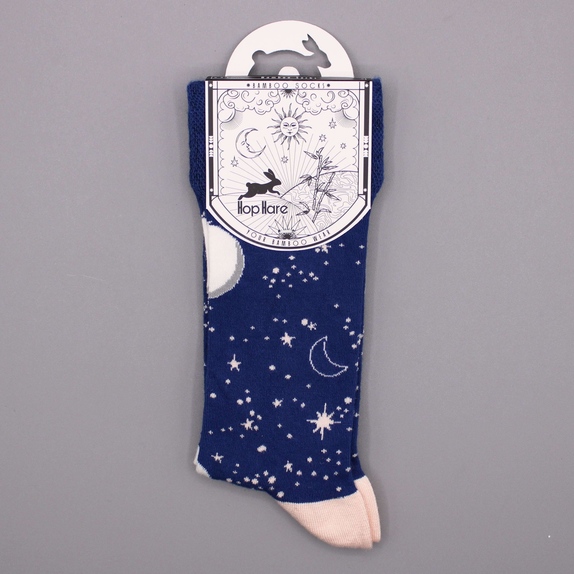 Hop Hare Bamboo Socks M/L - Moon Walk package displaying celestial design with stars and moon.