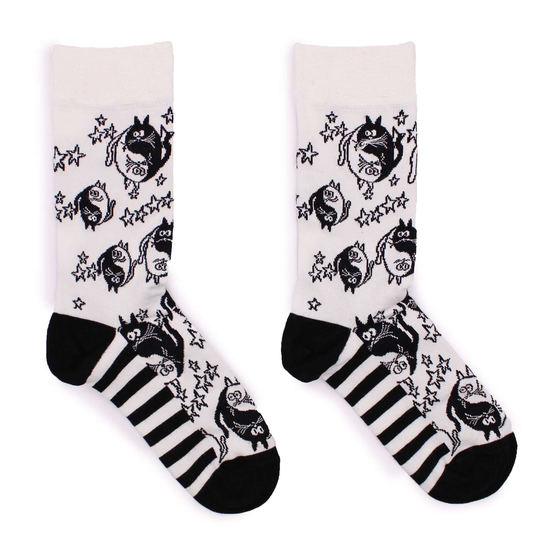 Hop Hare Bamboo Socks S/M - Ying Yang with playful cat designs and star patterns, perfect for comfort and style.