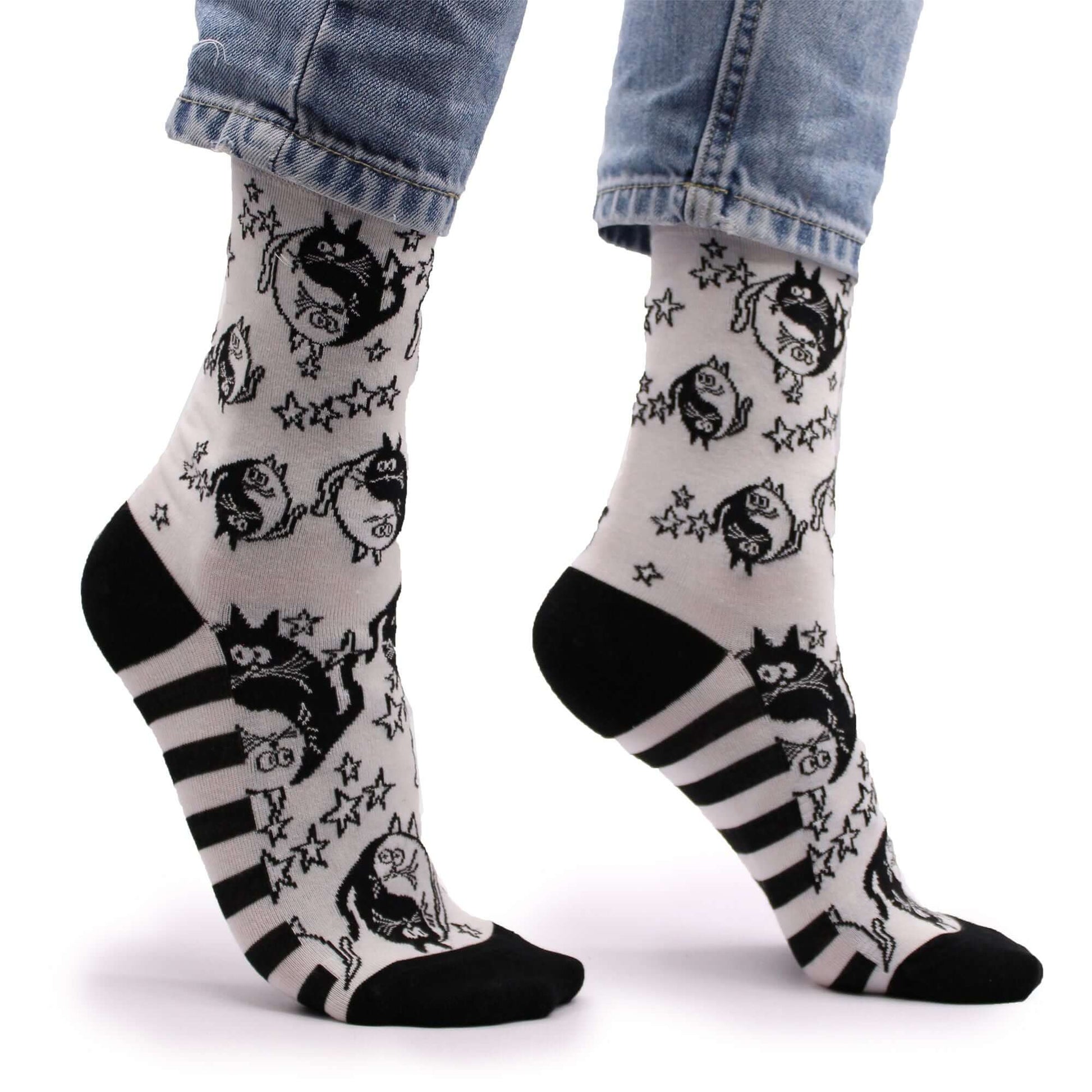 Hop Hare Bamboo Socks S/M - Ying Yang design with playful illustrations and striped pattern, size 3.5-6.5 UK.
